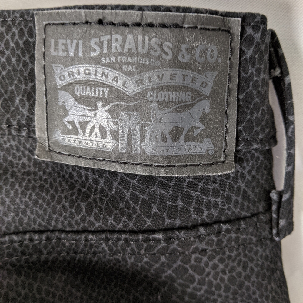 🐍Levi's Women's 720 Python-print High-rise
